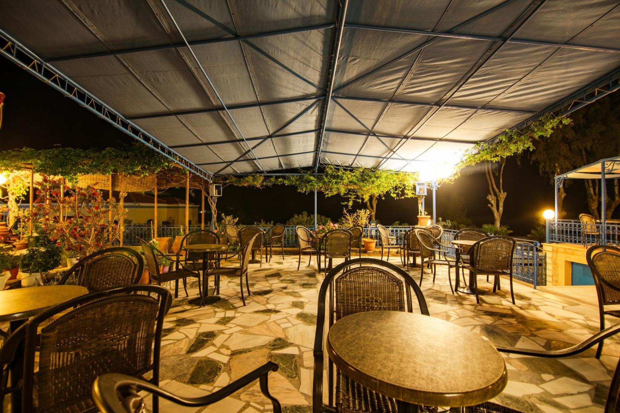 Hotel Philoxenia มาซูรี ภายนอก รูปภาพ