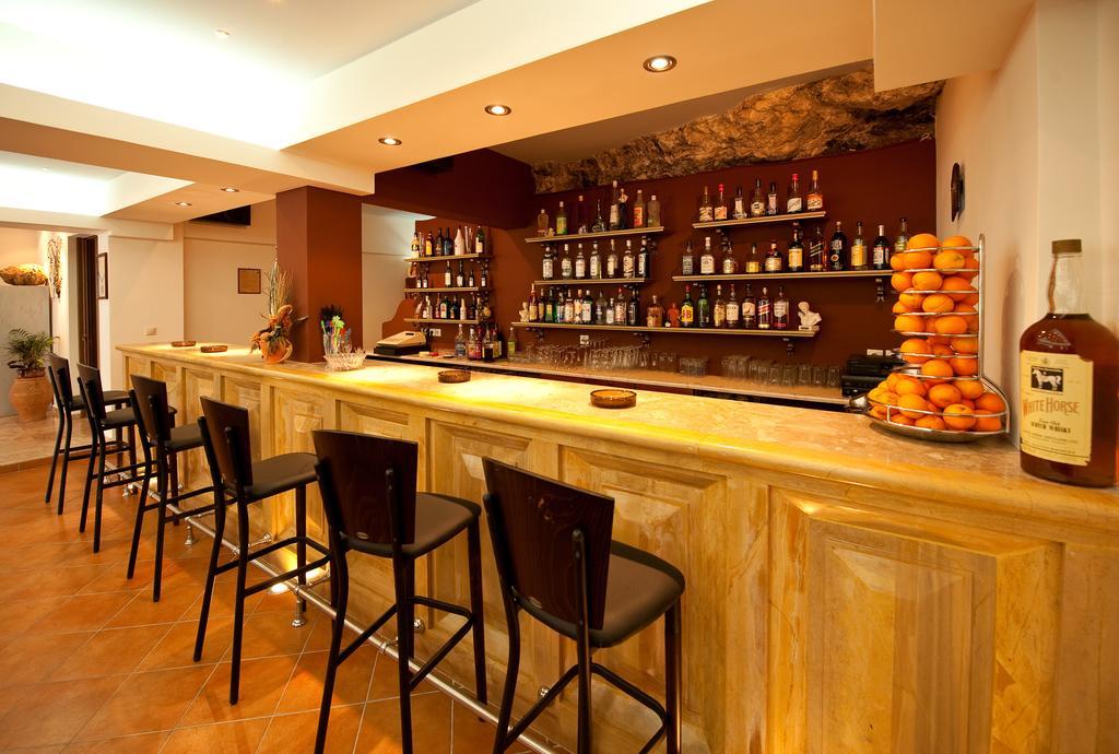 Hotel Philoxenia มาซูรี ภายนอก รูปภาพ