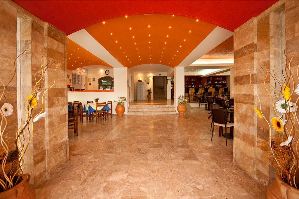 Hotel Philoxenia มาซูรี ภายนอก รูปภาพ
