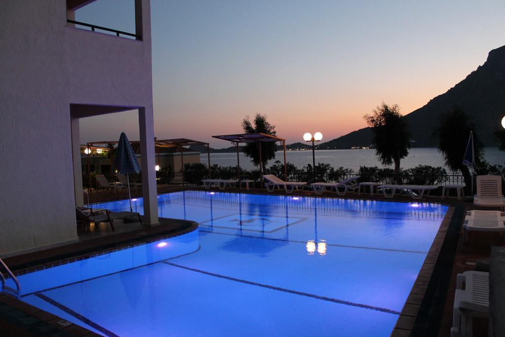 Hotel Philoxenia มาซูรี ภายนอก รูปภาพ