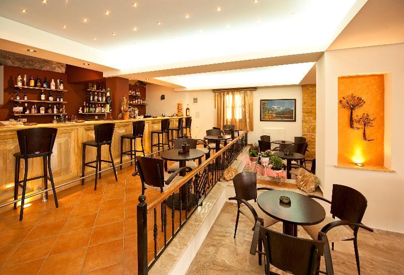 Hotel Philoxenia มาซูรี ภายนอก รูปภาพ