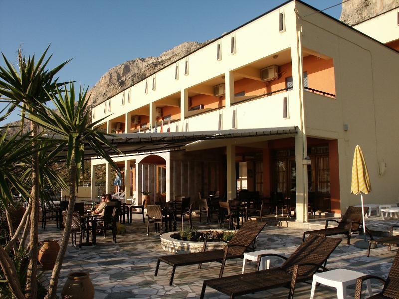Hotel Philoxenia มาซูรี ภายนอก รูปภาพ