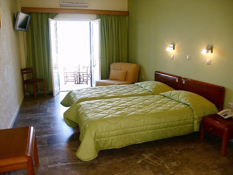 Hotel Philoxenia มาซูรี ภายนอก รูปภาพ